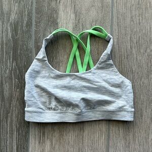 Lululemon sports bra EUC SIZE 6